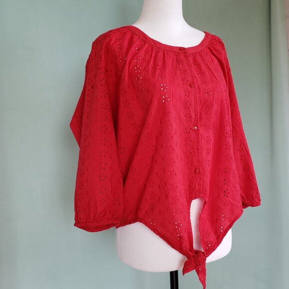 BUFFALO Red eyelet flowers 3/4 sleeve tie-front cotton blouse - Picture 2 of 6